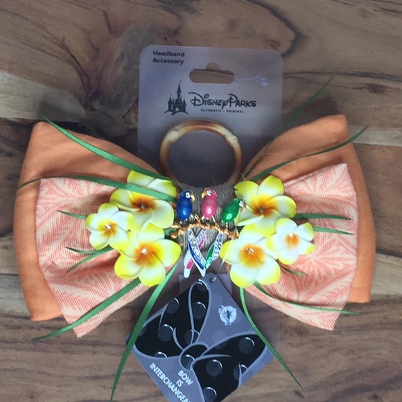 Disney Enchanted Tiki Room Swap Bow Minnie